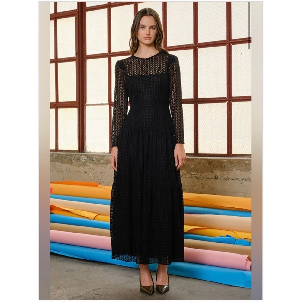 Maude Club Black Lace Open Back Tiered Maxi Dress Long Sleeve Small NEW
